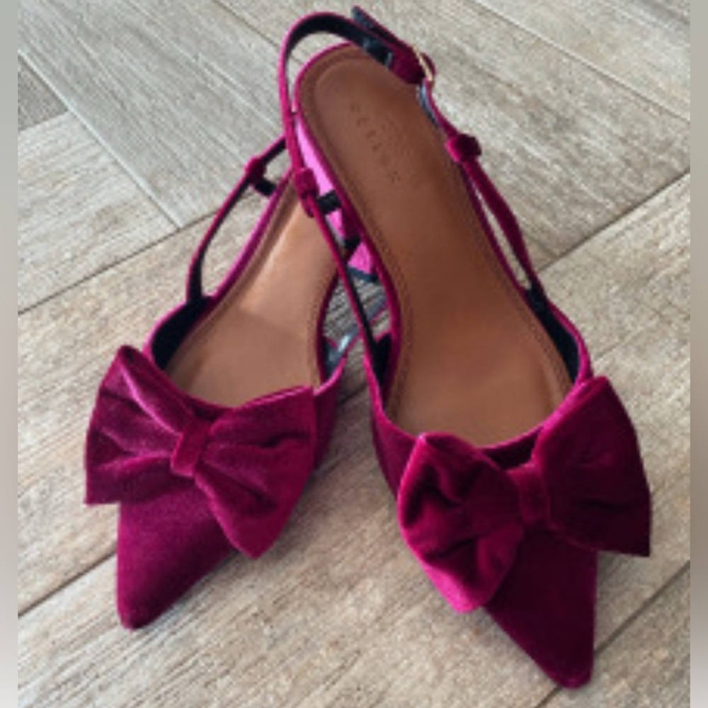 ASOS DESIGN Suzy bow slingback mid heeled shoe in Magenta velvet New without Box